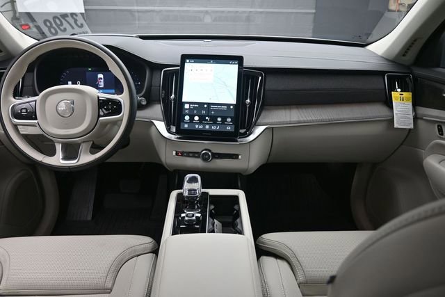 Certified 2026 Volvo XC90 T8 Ultra w/ Protection Package Premier AWD/4WD image 9