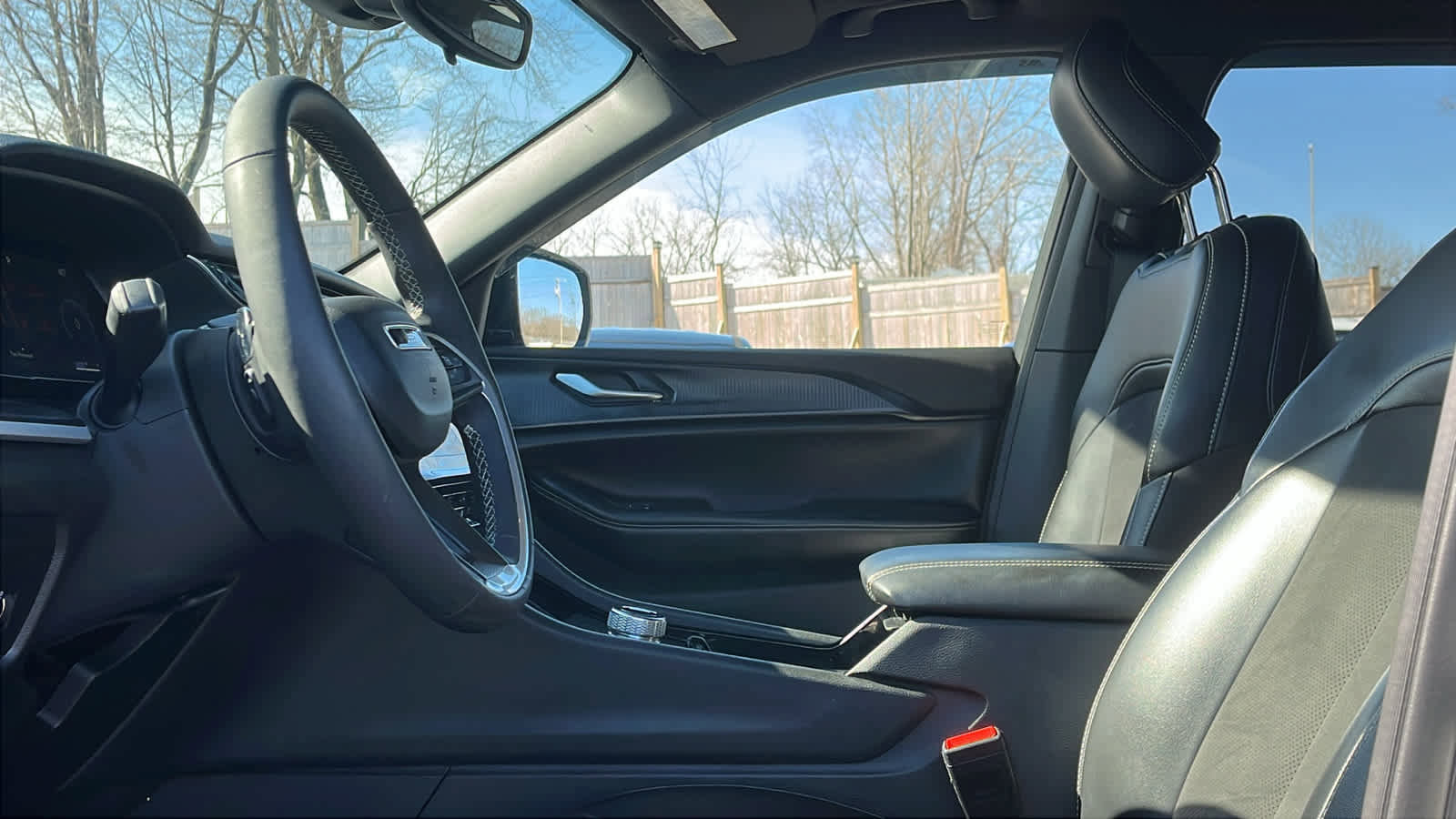 Used 2023 Jeep Grand Cherokee Altitude image 10