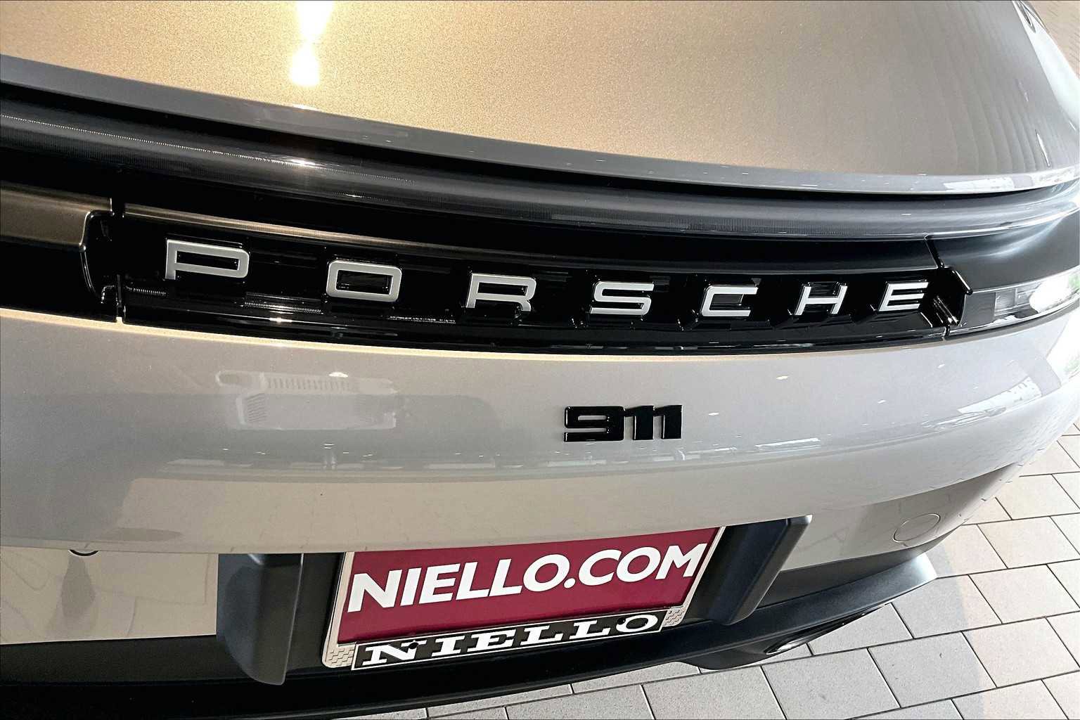 Used 2025 Porsche 911 Carrera image 37