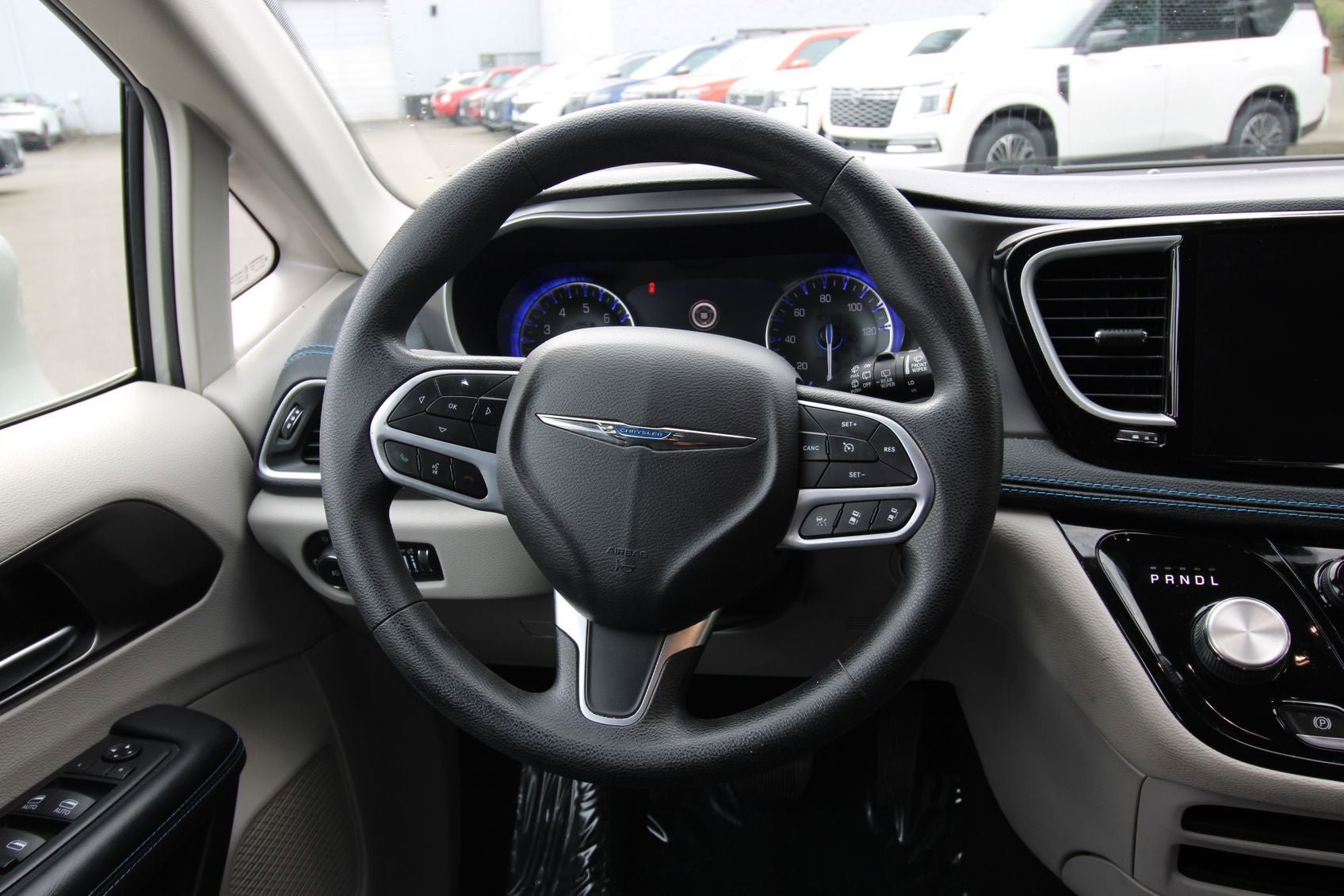 Used 2021 Chrysler Pacifica Touring image 13