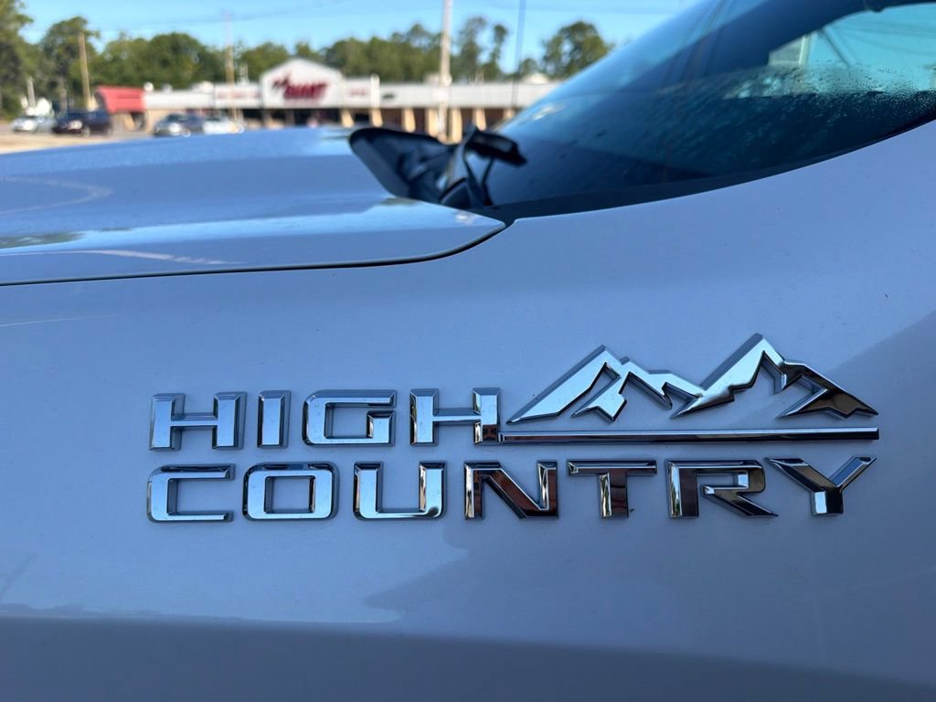Used 2022 Chevrolet Silverado 1500 High Country w/ High Country Premium Package AWD/4WD image 8