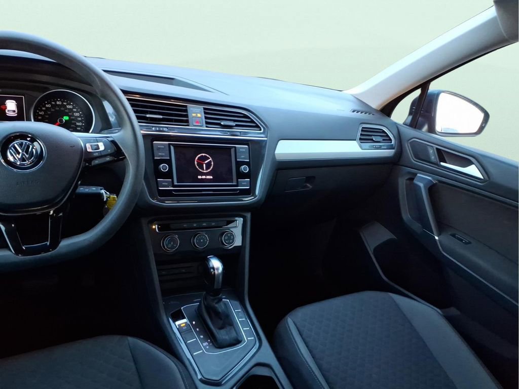 Used 2020 Volkswagen Tiguan S image 20