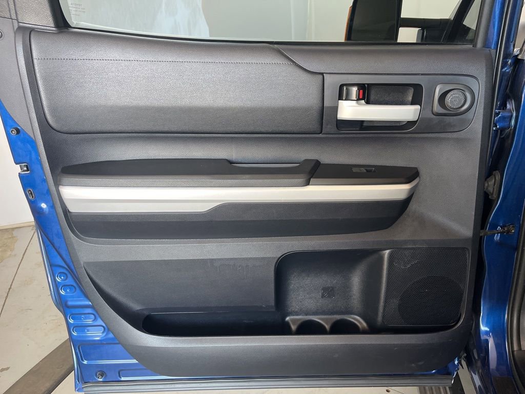 Used 2015 Toyota Tundra SR5 w/ SR5 Upgrade Package image 27