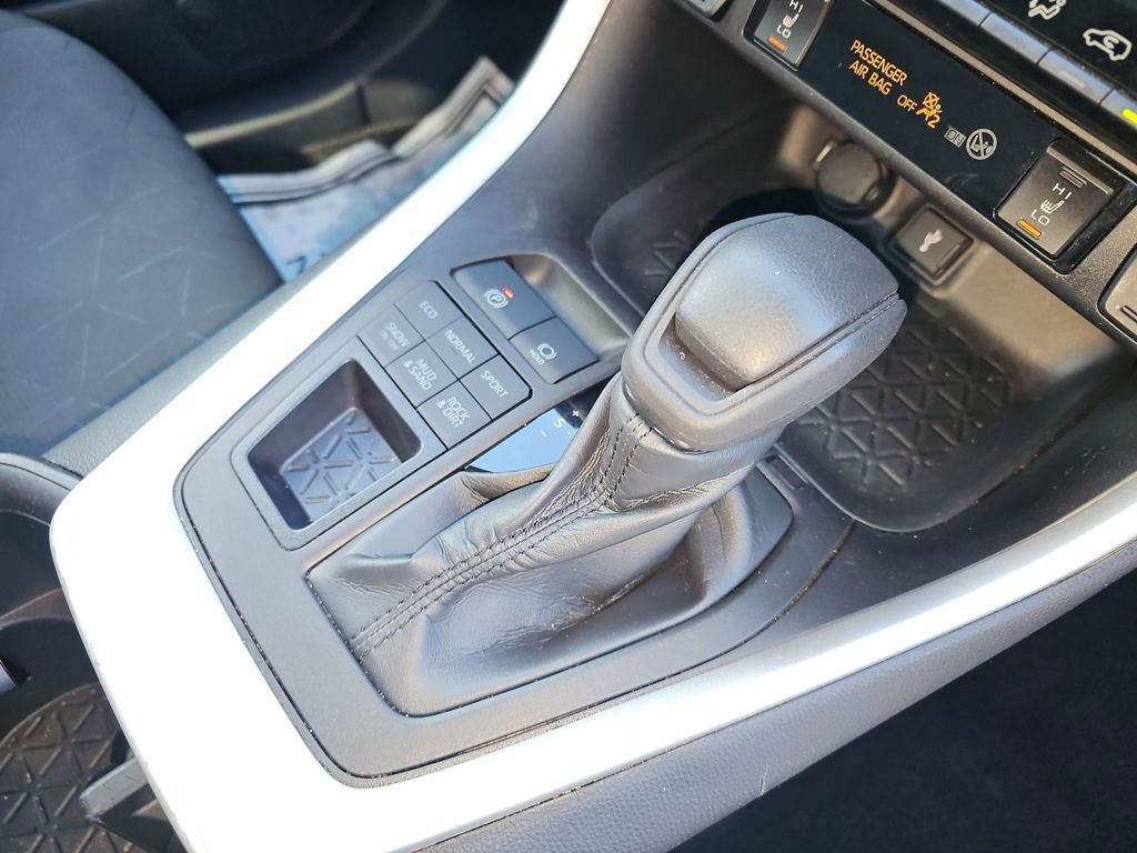 Used 2022 Toyota RAV4 XLE w/ Convenience Package image 23