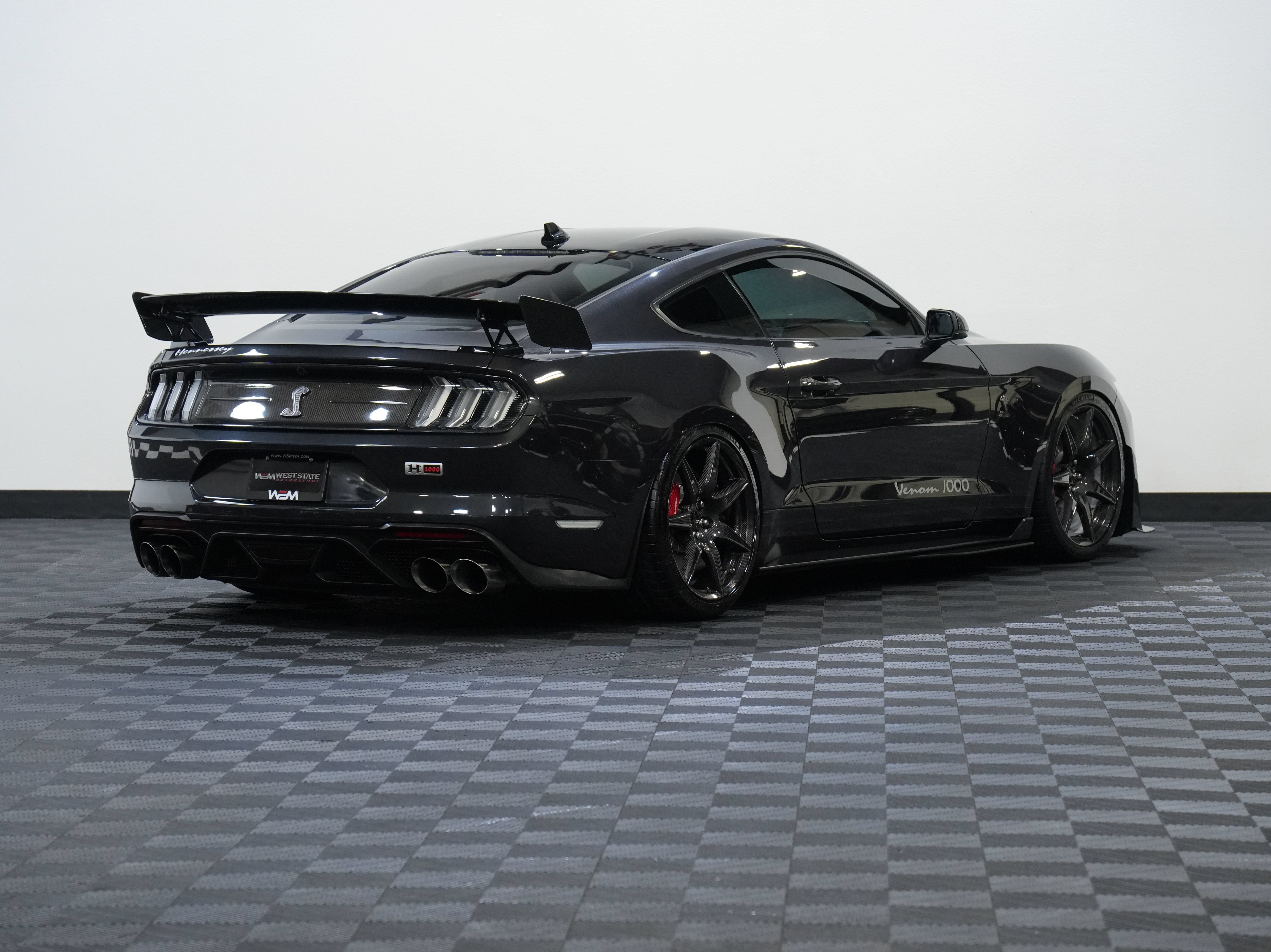Used 2022 Ford Mustang Shelby GT500 w/ Carbon Fiber Track Pack RWD image 7