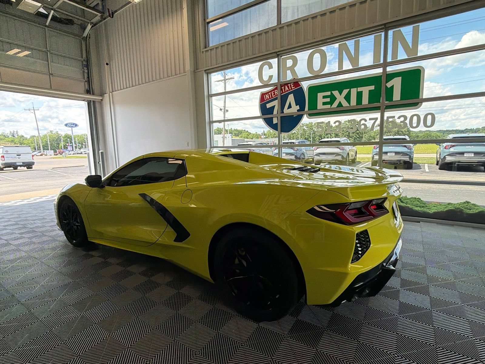Used 2023 Chevrolet Corvette Stingray Premium Conv w/ Battery Protection Package RWD image 4