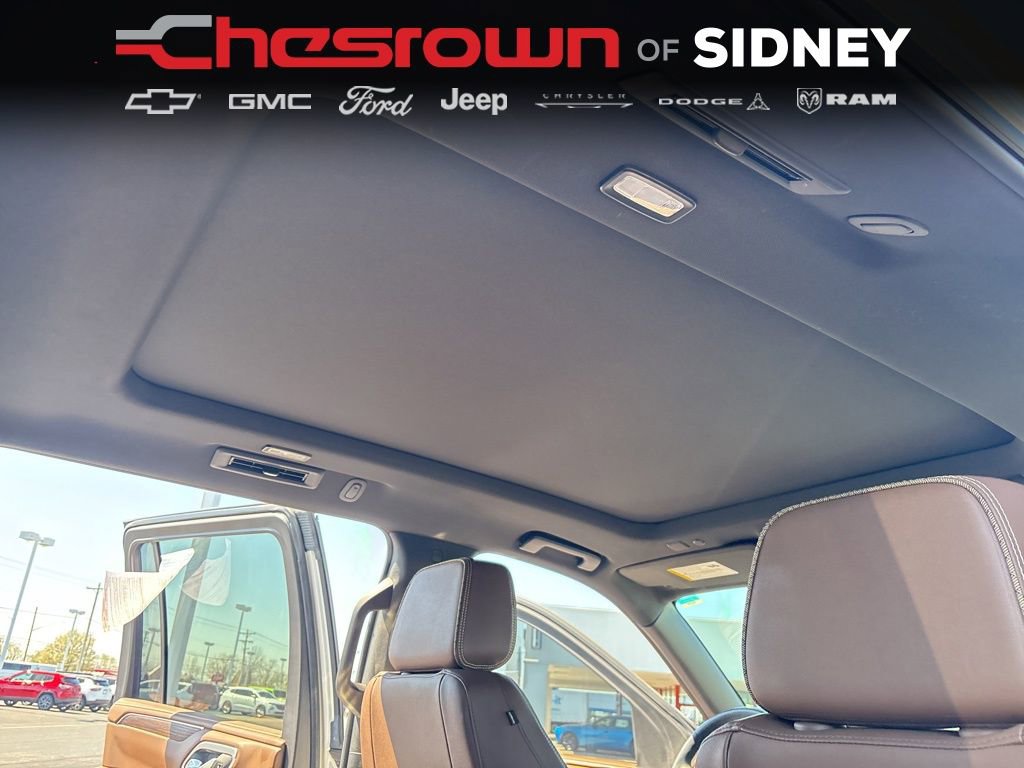 Used 2023 Chevrolet Suburban High Country image 33