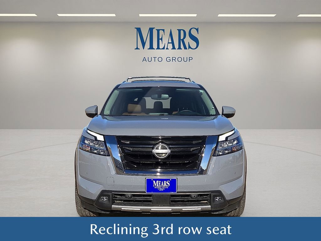 Used 2022 Nissan Pathfinder Platinum w/ Cargo Package image 9