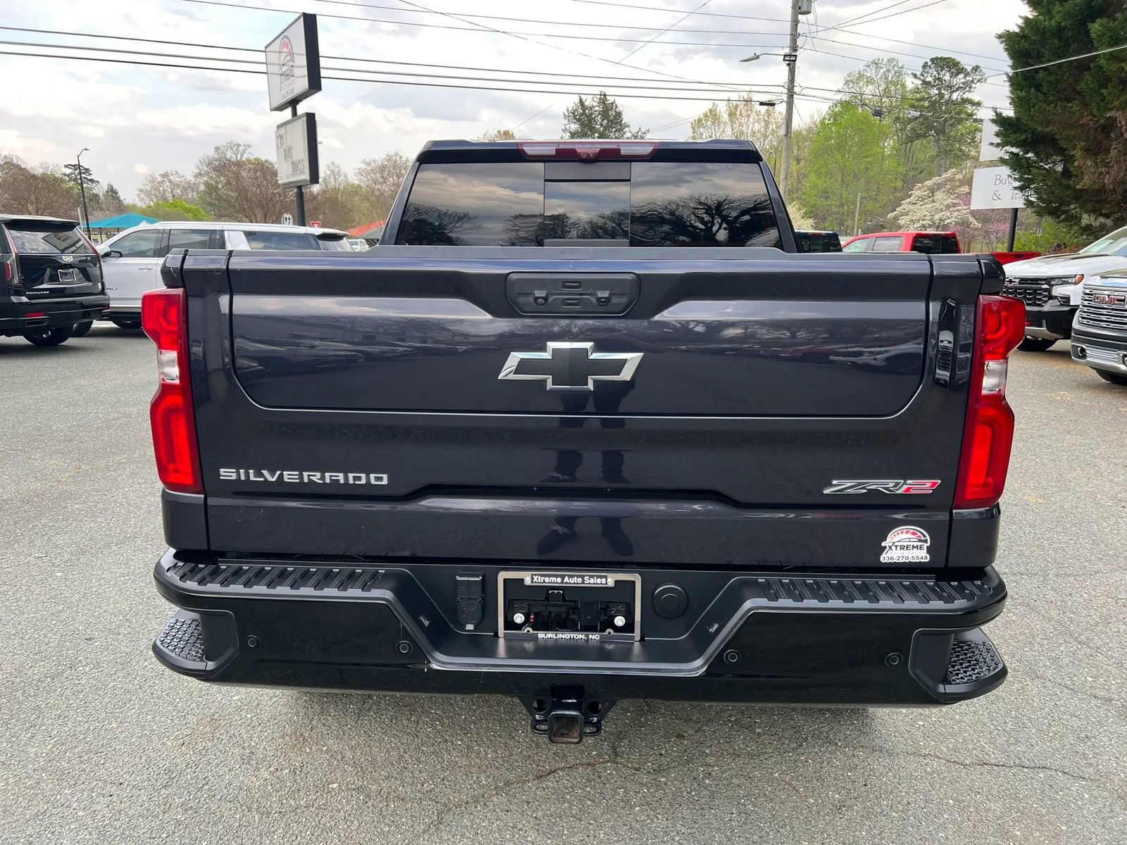 Used 2023 Chevrolet Silverado 1500 ZR2 w/ Technology Package AWD/4WD image 4