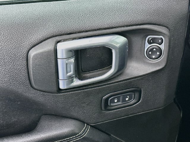 Used 2023 Jeep Gladiator Overland AWD/4WD image 23