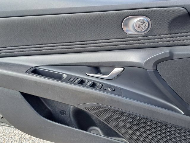 Used 2024 Hyundai Elantra SEL w/ Convenience Package FWD image 19
