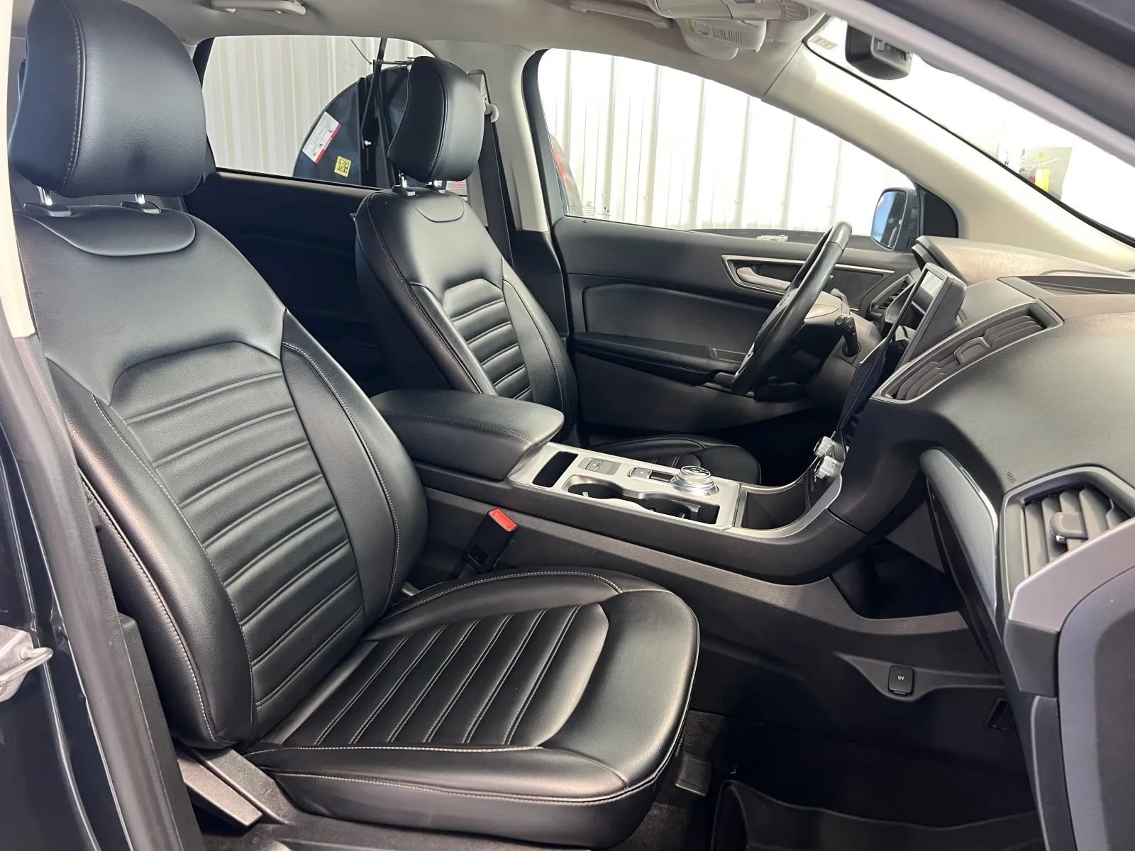 Used 2022 Ford Edge SEL AWD/4WD image 31