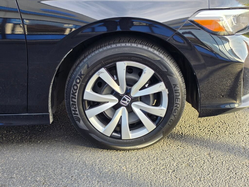 Certified 2025 Honda Civic LX image 9