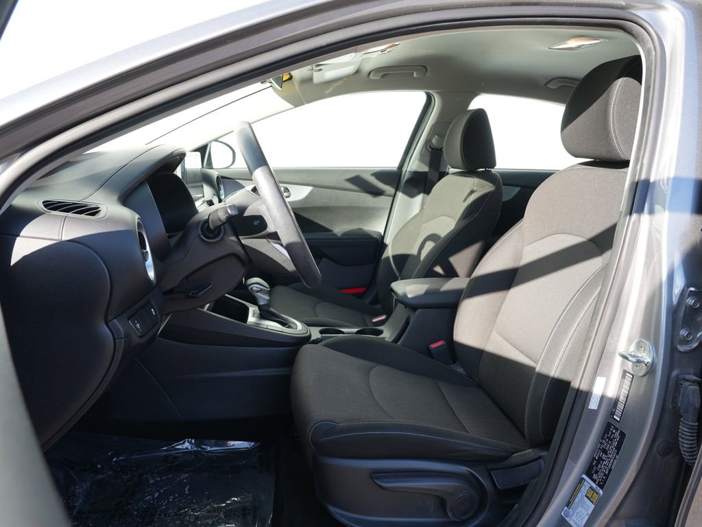 Used 2022 Kia Forte LXS image 14