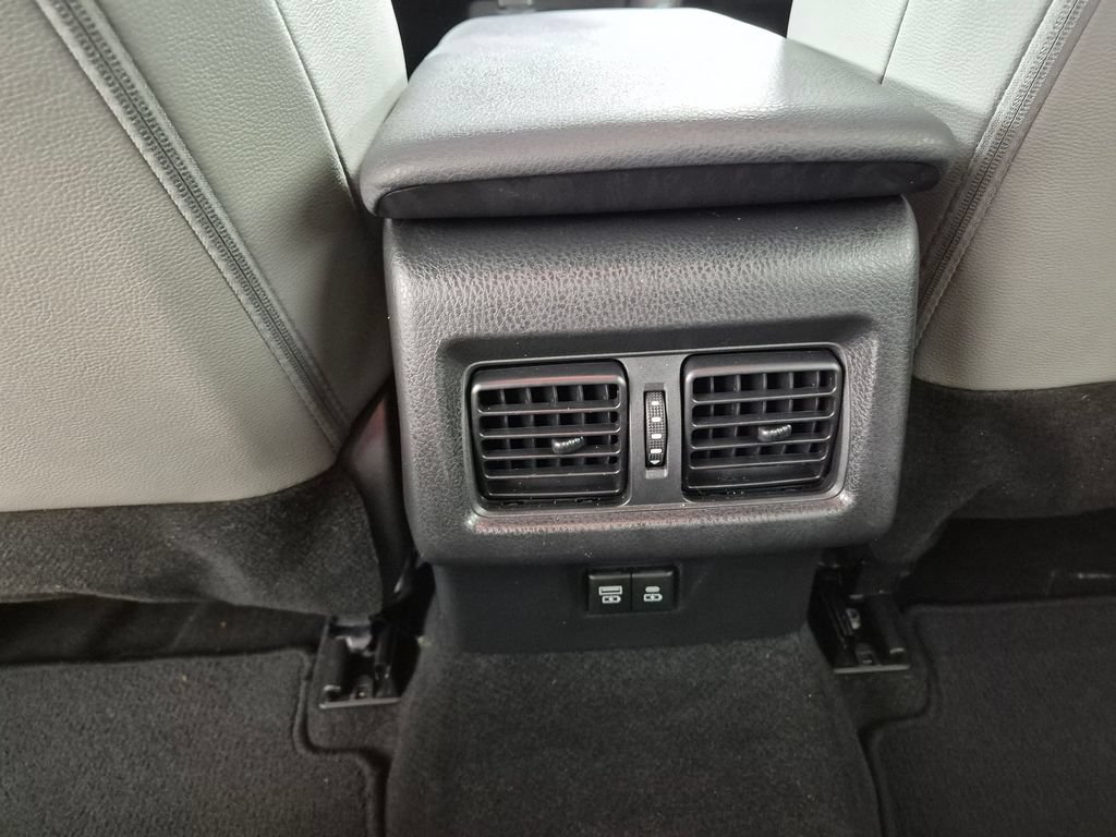 Used 2025 Toyota Camry SE FWD image 23
