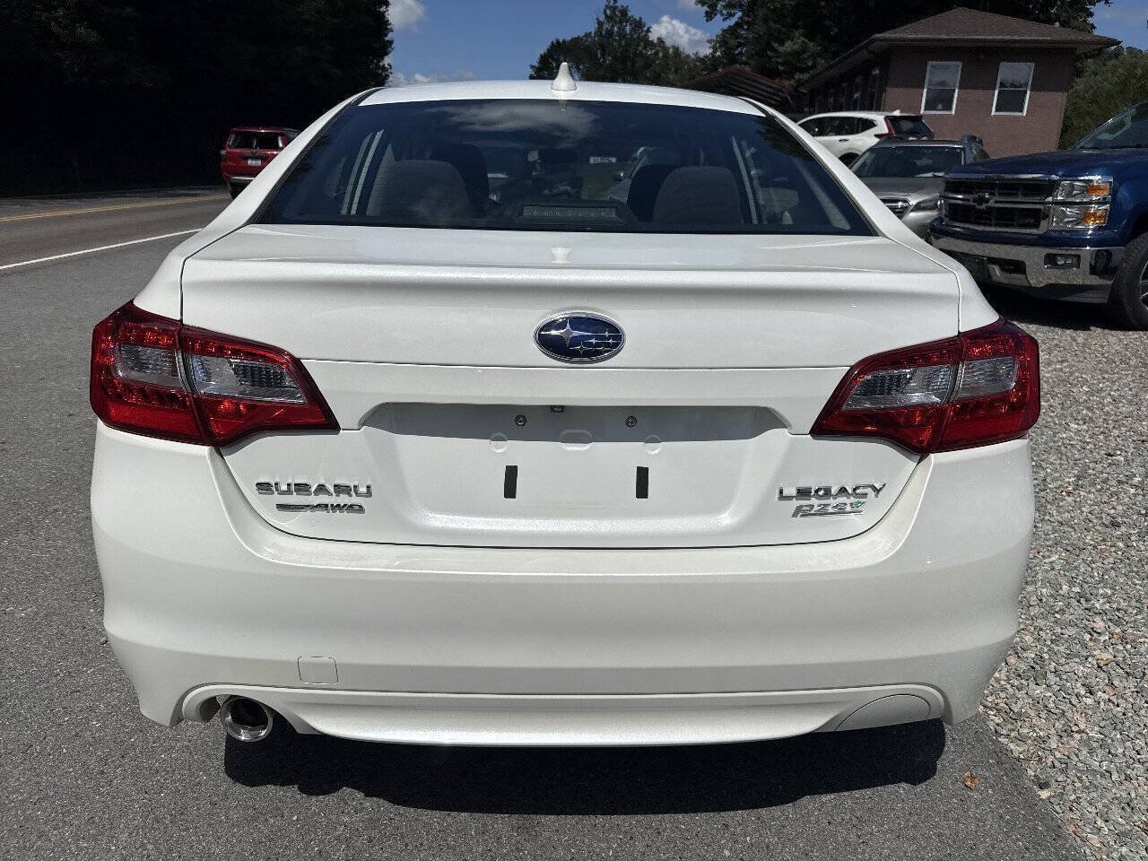 Used 2017 Subaru Legacy 2.5i Premium AWD/4WD image 4