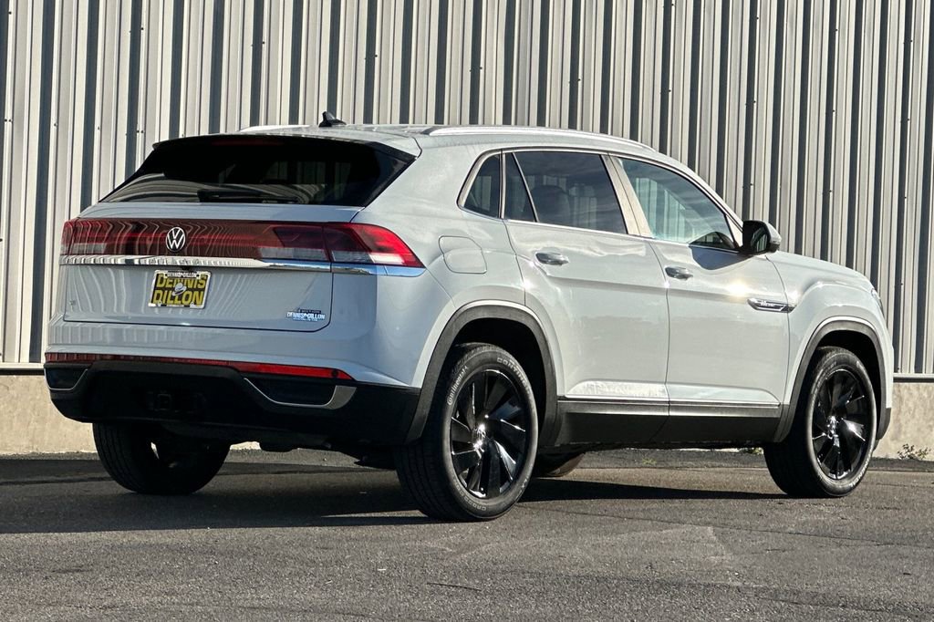 Used 2024 Volkswagen Atlas Cross Sport SE image 4
