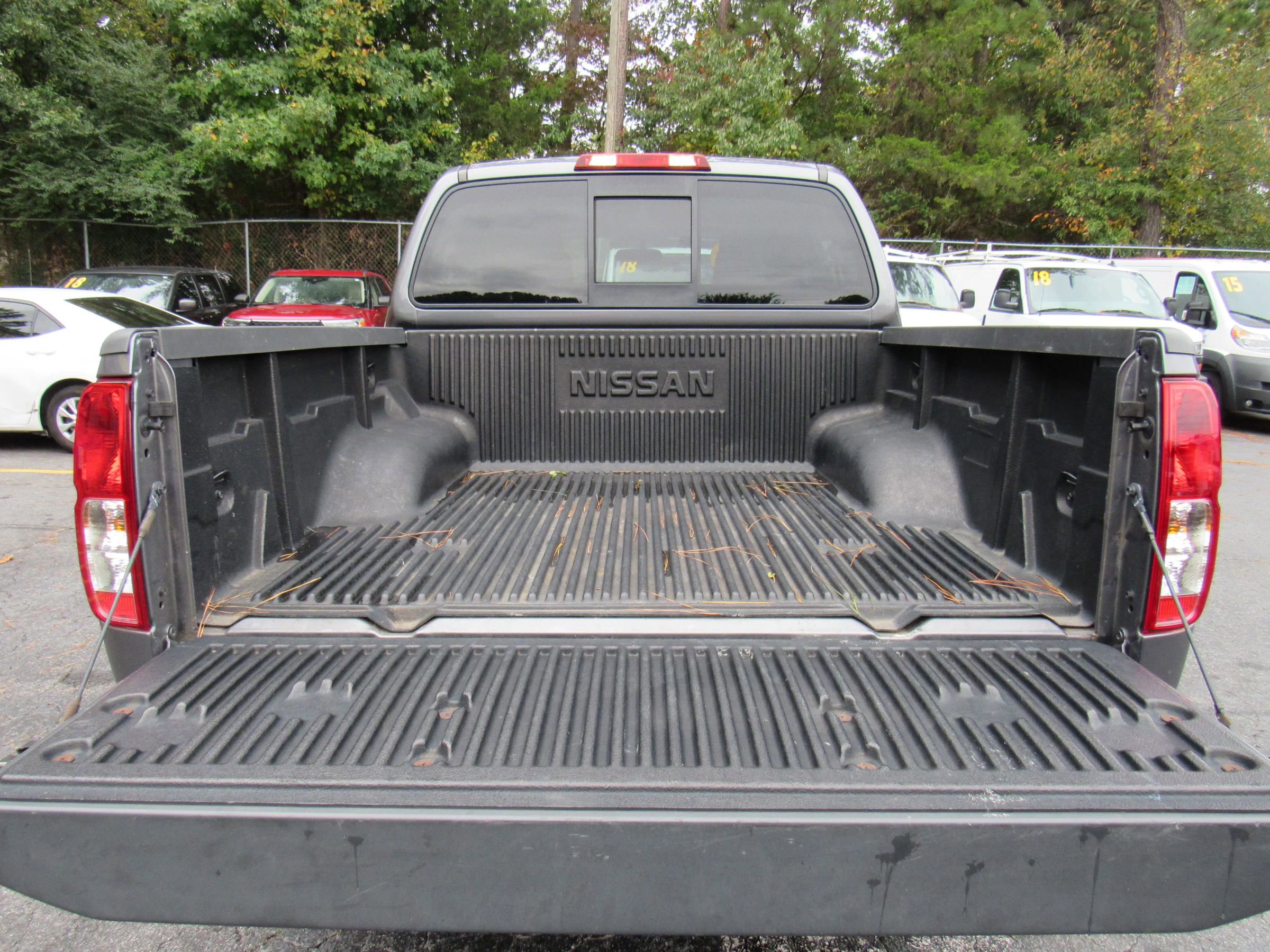 Used 2019 Nissan Frontier Desert Runner image 10