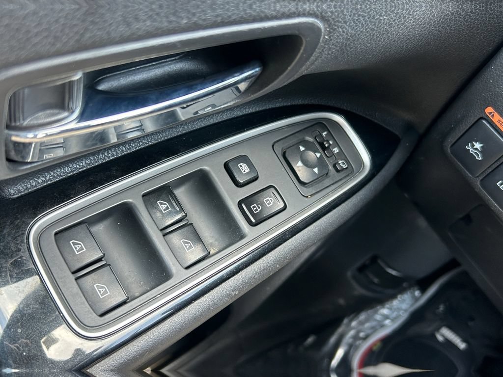 Used 2022 Mitsubishi Outlander LE AWD/4WD image 28
