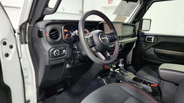 Used 2024 Jeep Wrangler Unlimited Rubicon image 11