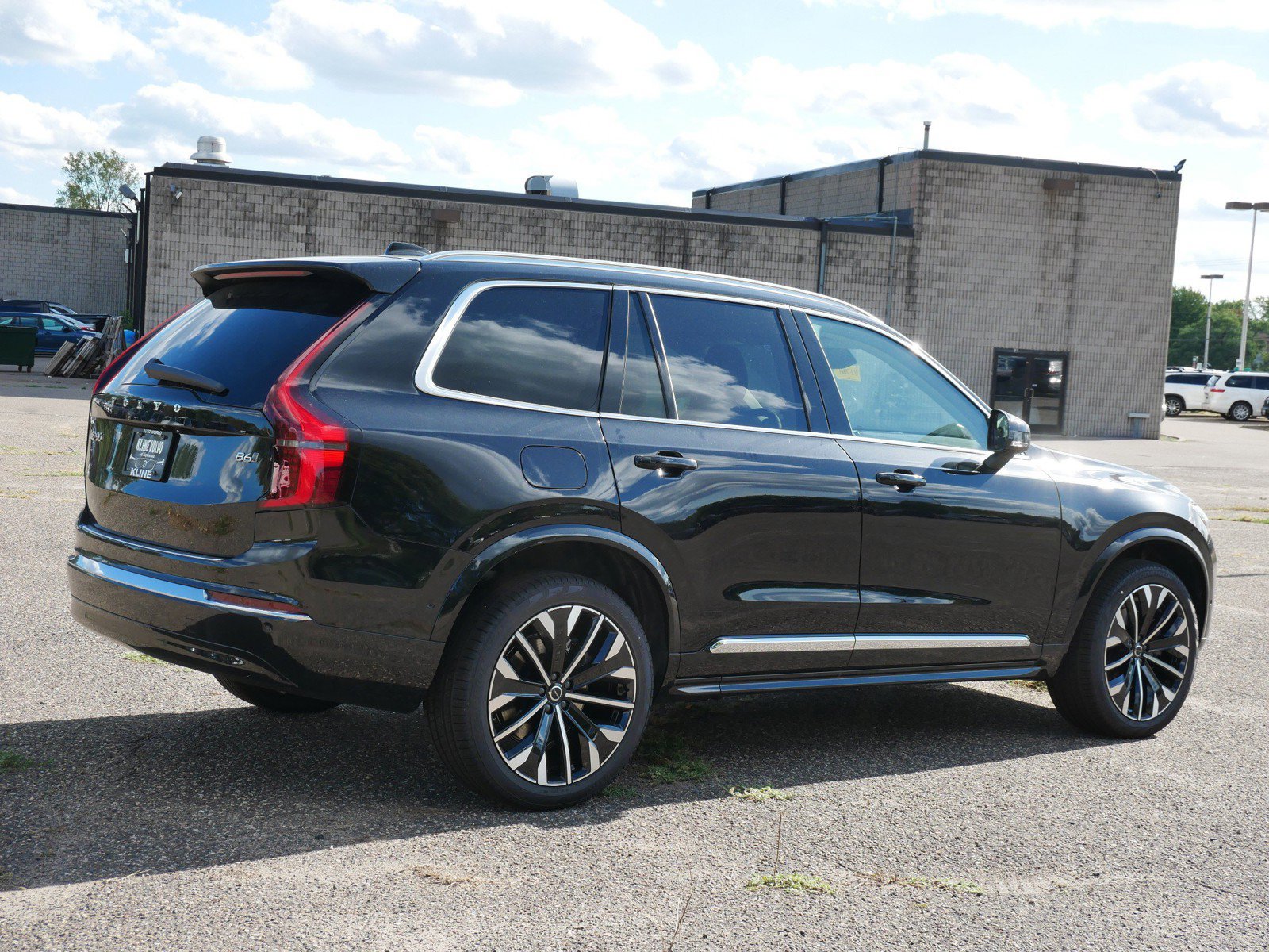 New 2027 Volvo XC90 B6 Plus AWD/4WD image 3