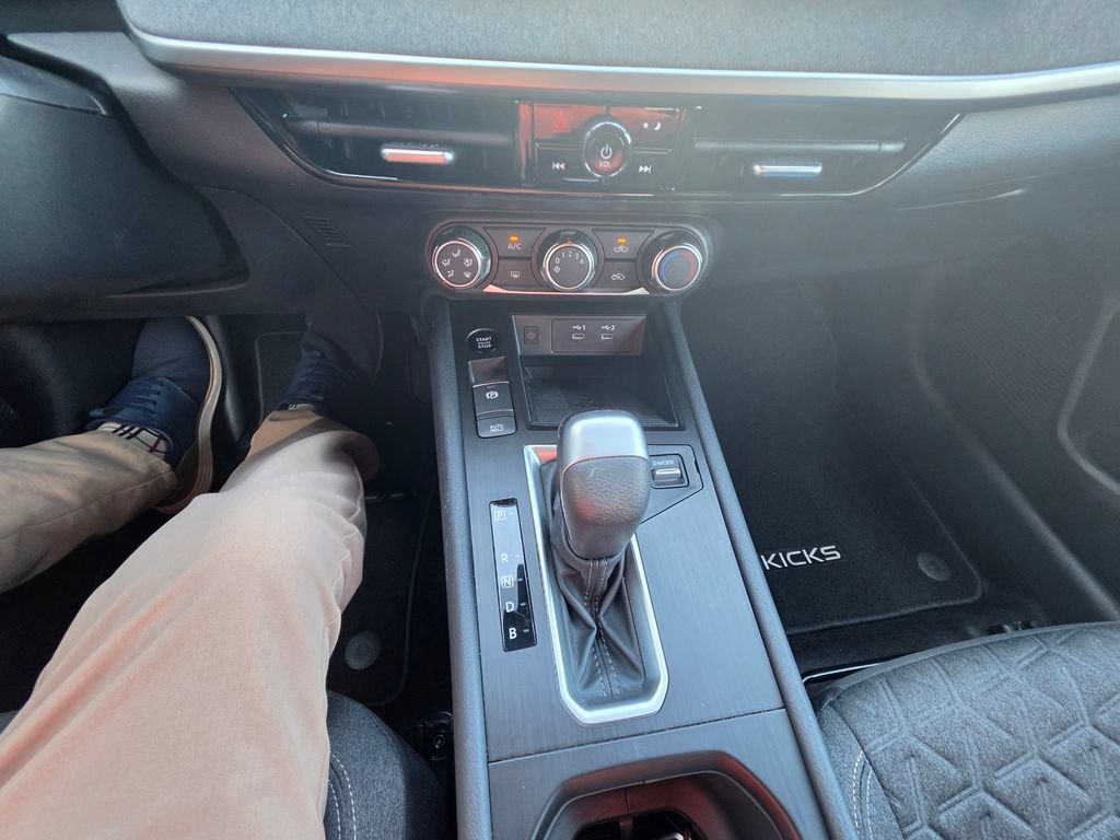 Certified 2025 Nissan Kicks SV FWD image 21
