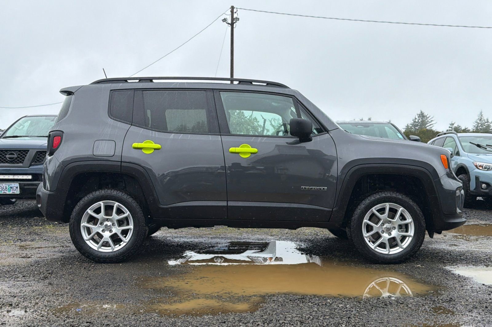 Used 2023 Jeep Renegade Latitude image 3