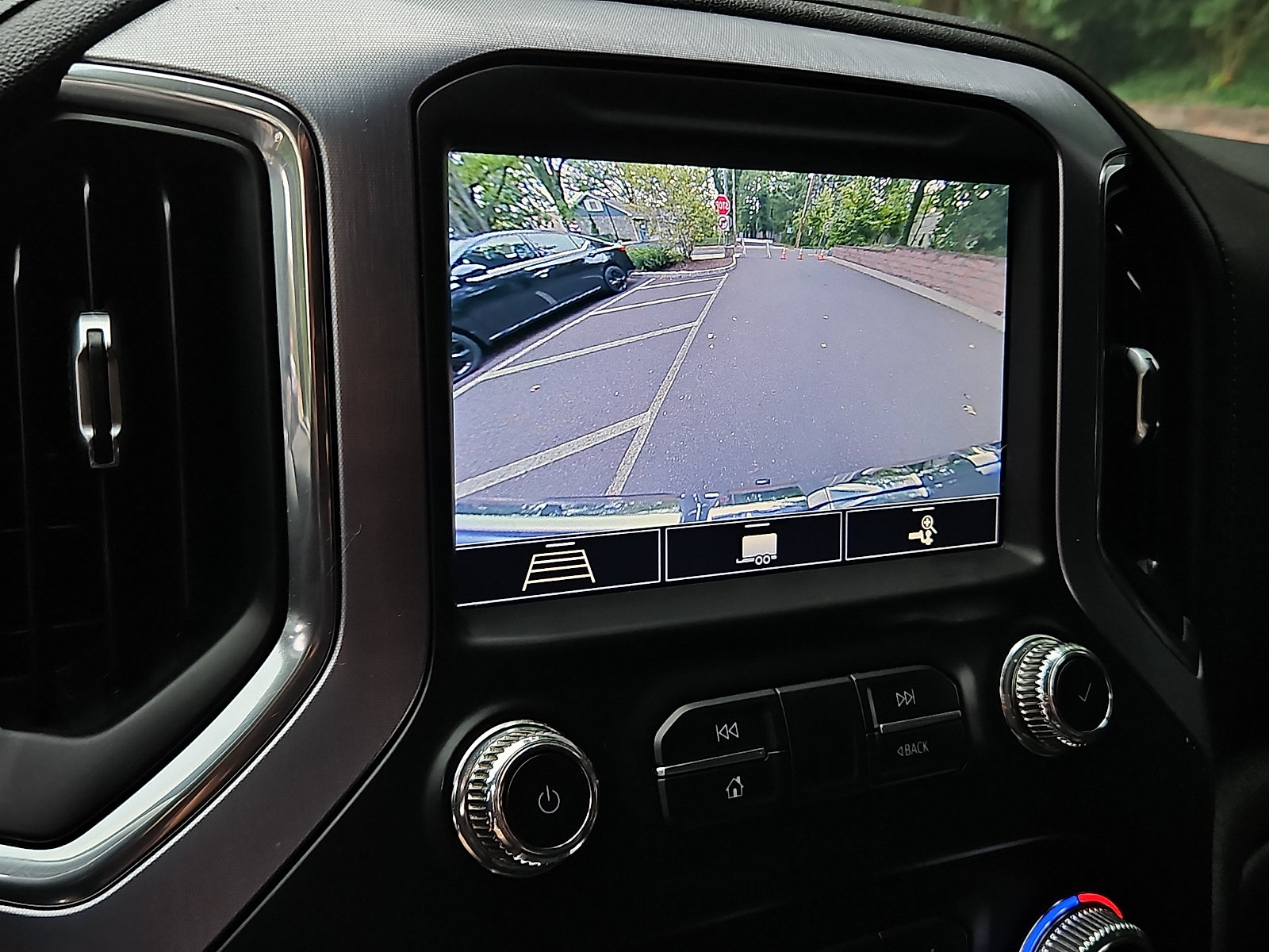Used 2020 GMC Sierra 1500 SLT w/ SLT Convenience Package AWD/4WD image 17