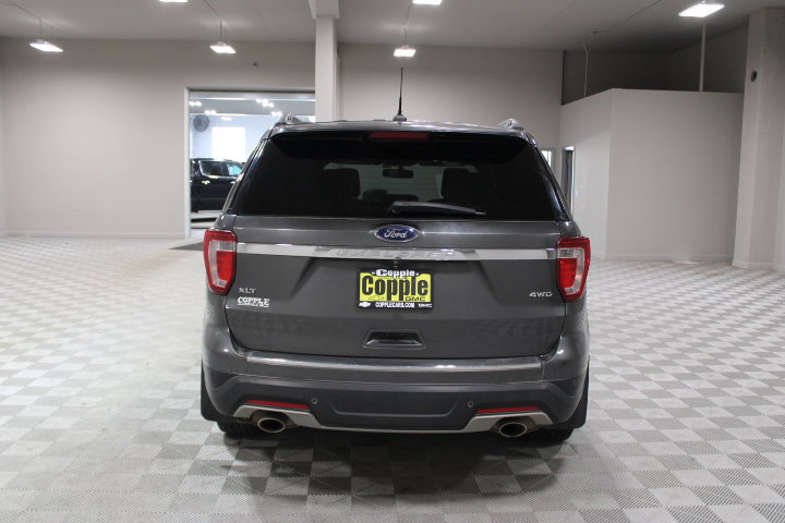 Used 2018 Ford Explorer XLT w/ Equipment Group 202A AWD/4WD image 8