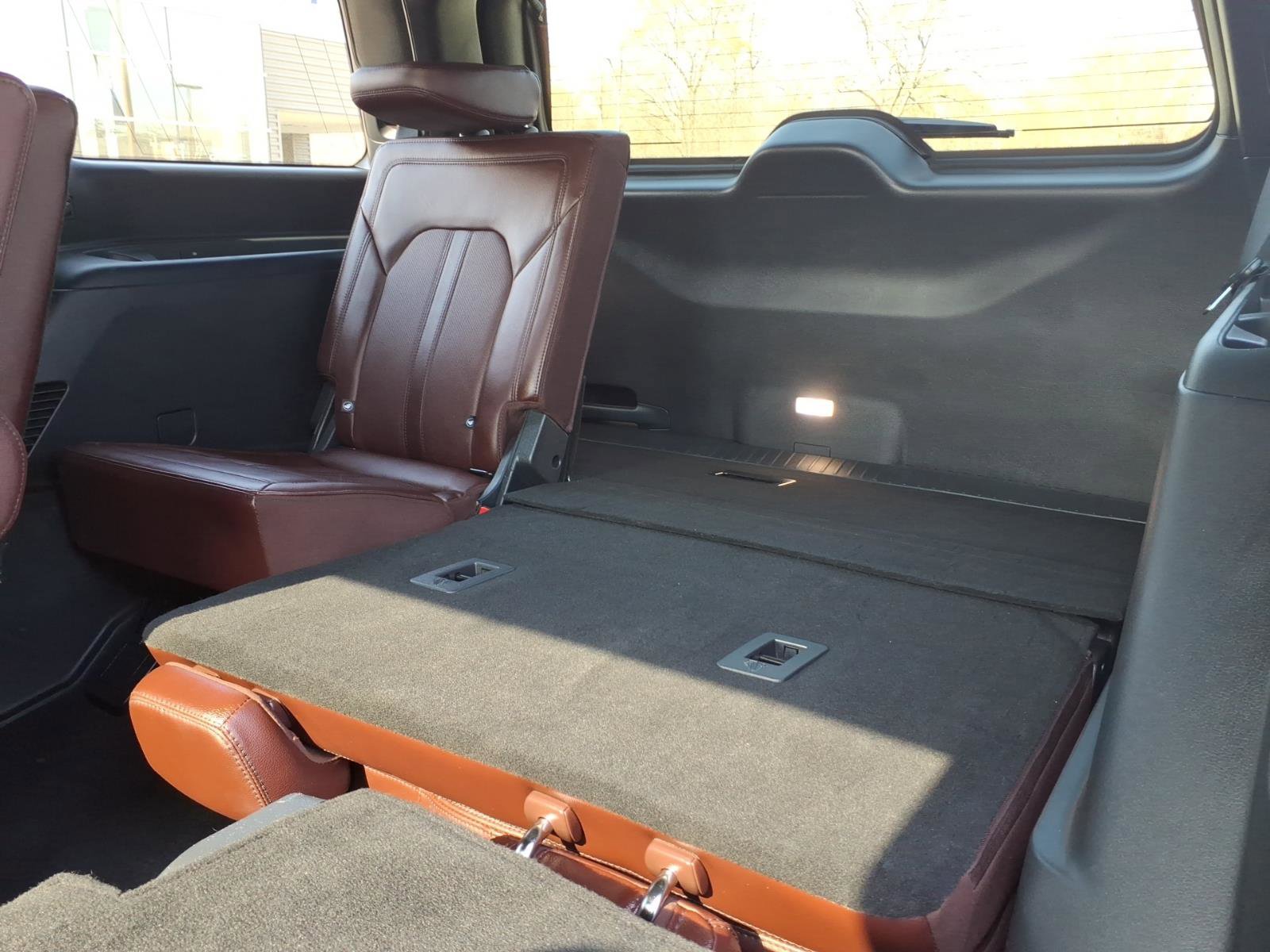 Used 2024 Ford Expedition Limited image 15