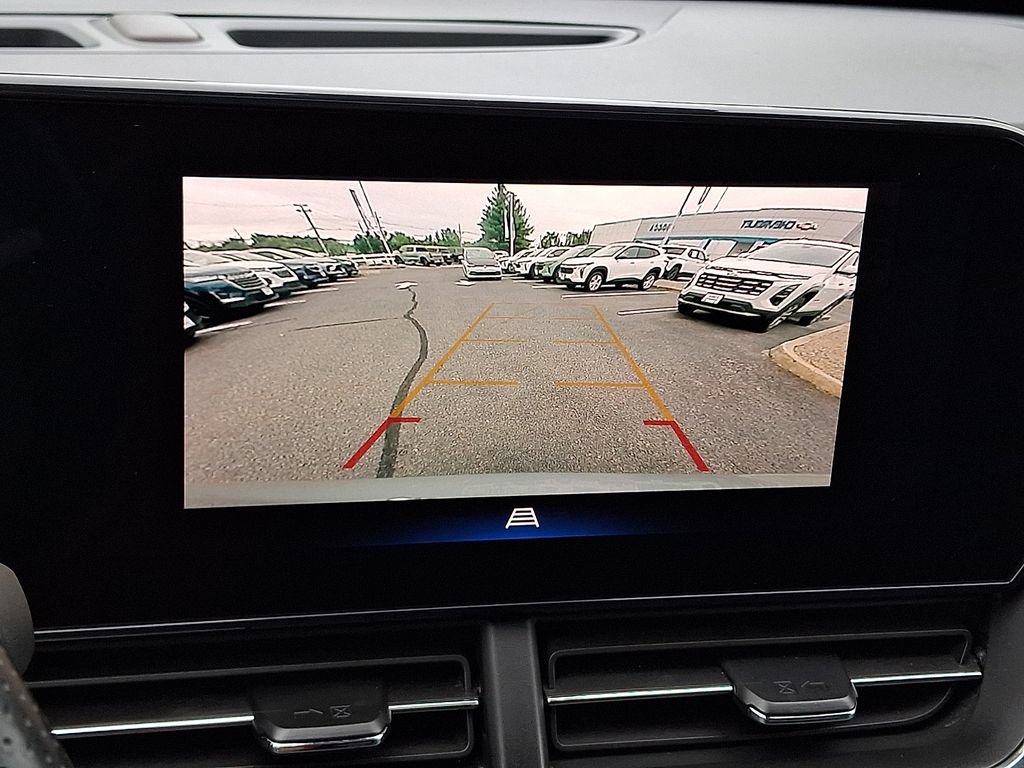 Used 2024 Chevrolet Trax RS w/ Sunroof Package FWD image 21