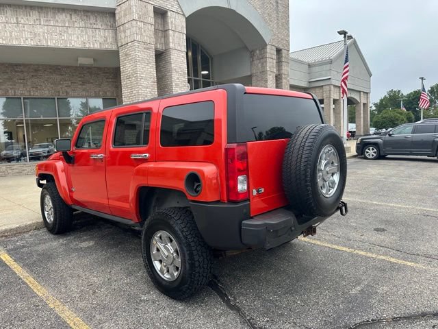 Used 2008 HUMMER H3 Luxury AWD/4WD image 3