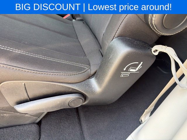 Used 2022 Chrysler Voyager LX FWD image 20