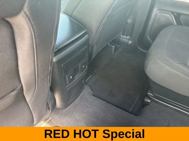 Used 2023 Ford Explorer XLT image 34