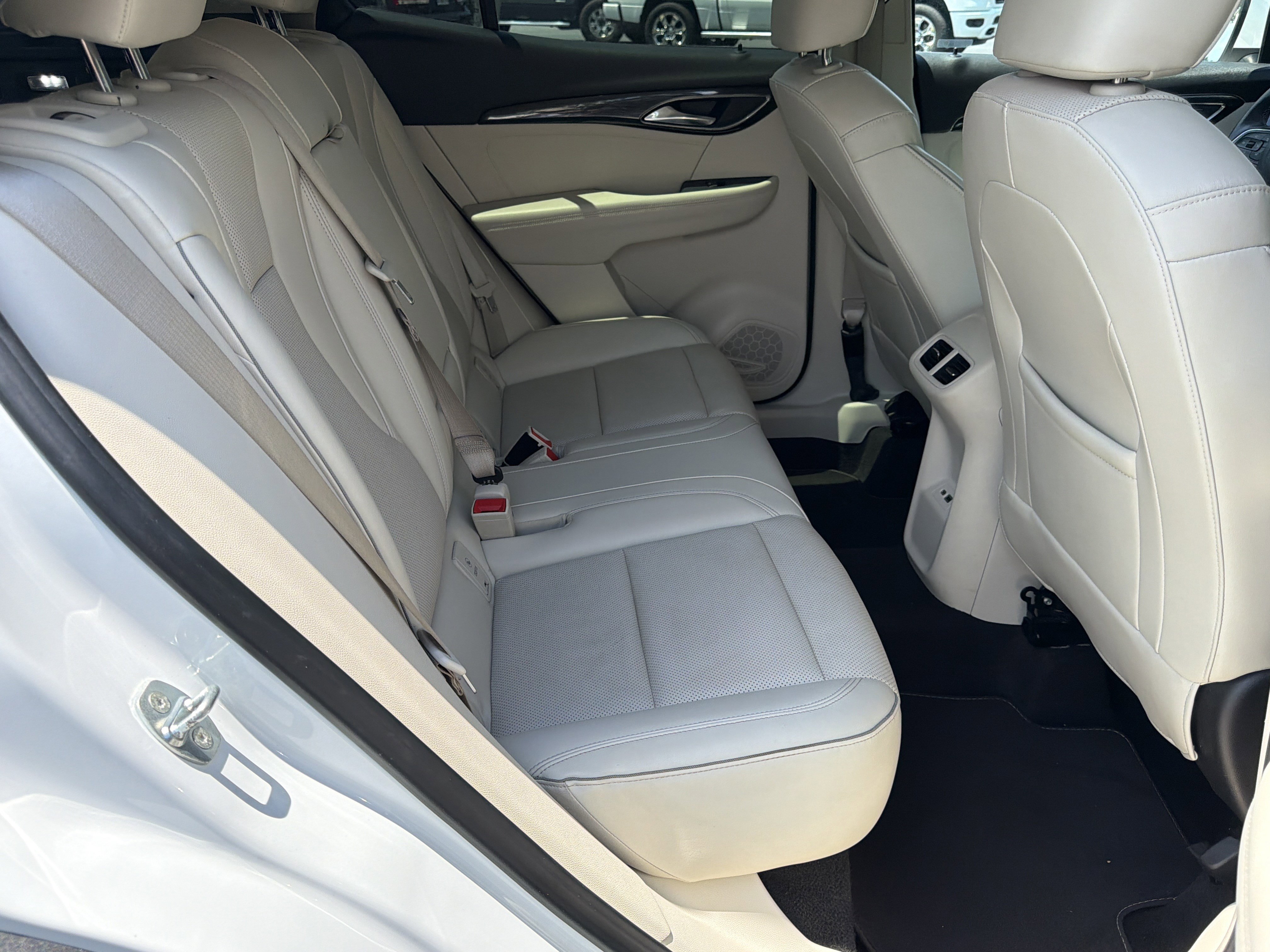 Used 2023 Buick Envision Essence FWD image 16