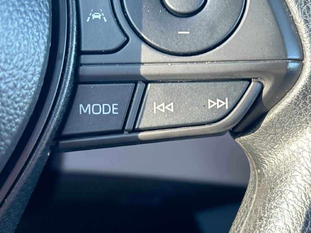 Used 2025 Toyota Corolla LE w/ Convenience Package FWD image 16