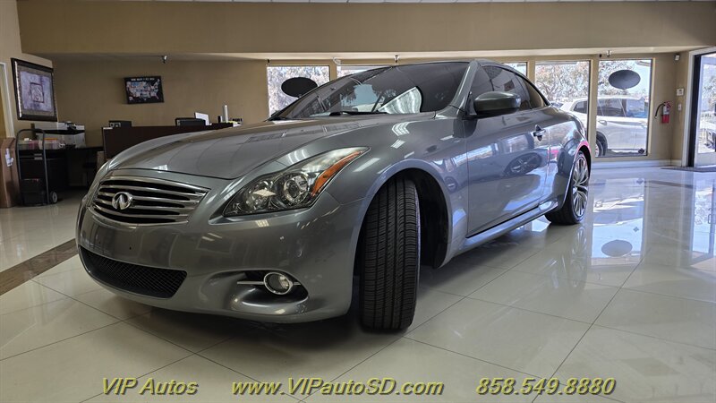 Used 2013 INFINITI G37 Convertible w/ Premium Pkg RWD image 2