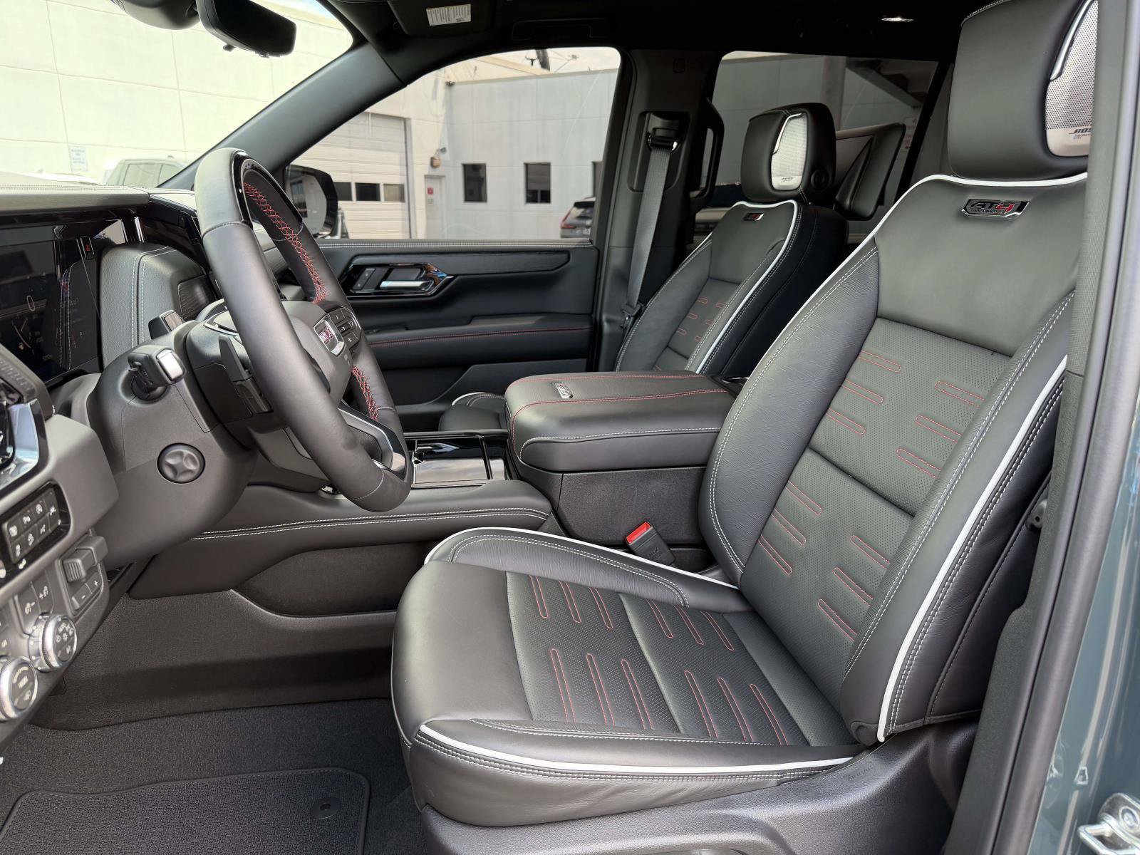 Used 2026 GMC Yukon AT4 Ultimate AWD/4WD image 8
