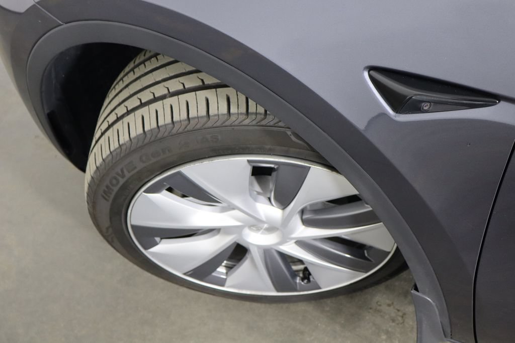 Used 2023 Tesla Model Y Long Range AWD/4WD image 45