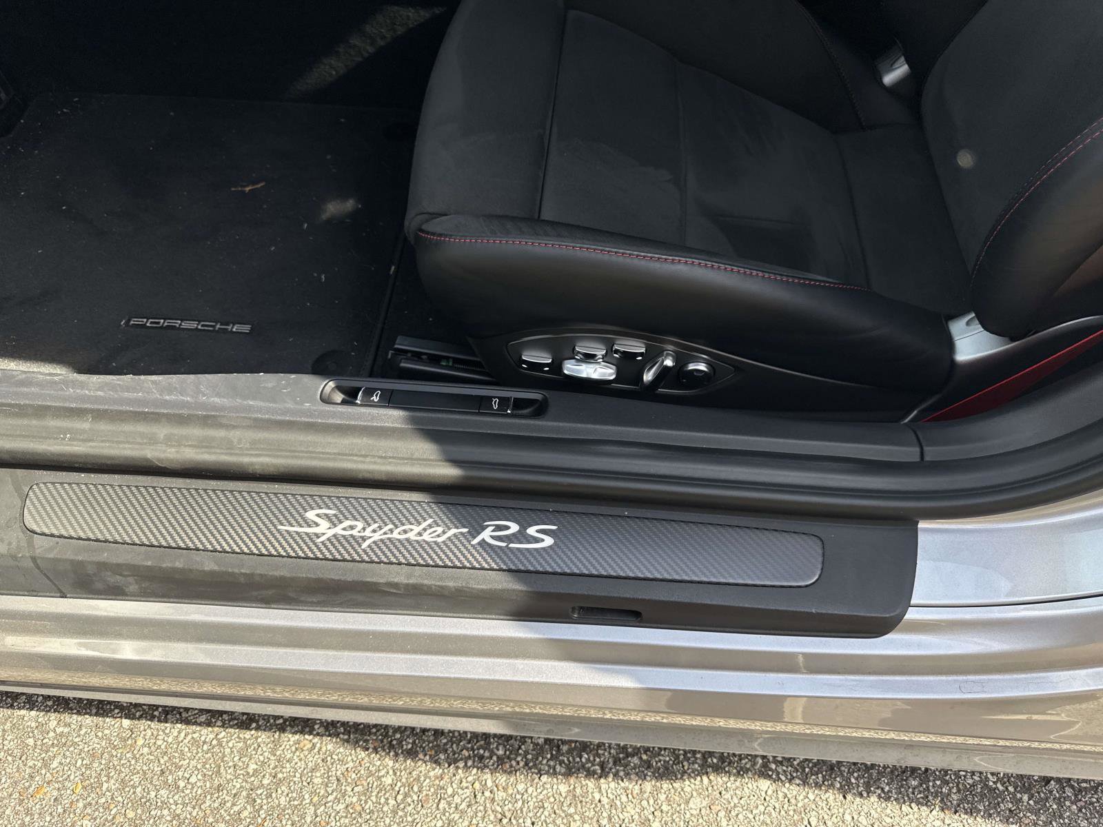 Certified 2025 Porsche 718 Boxster Spyder RS image 30