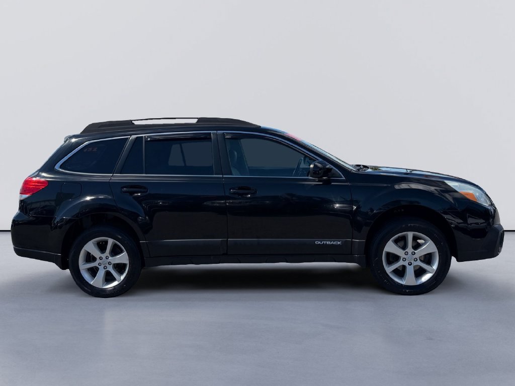 Used 2013 Subaru Outback 2.5i Premium AWD/4WD image 2