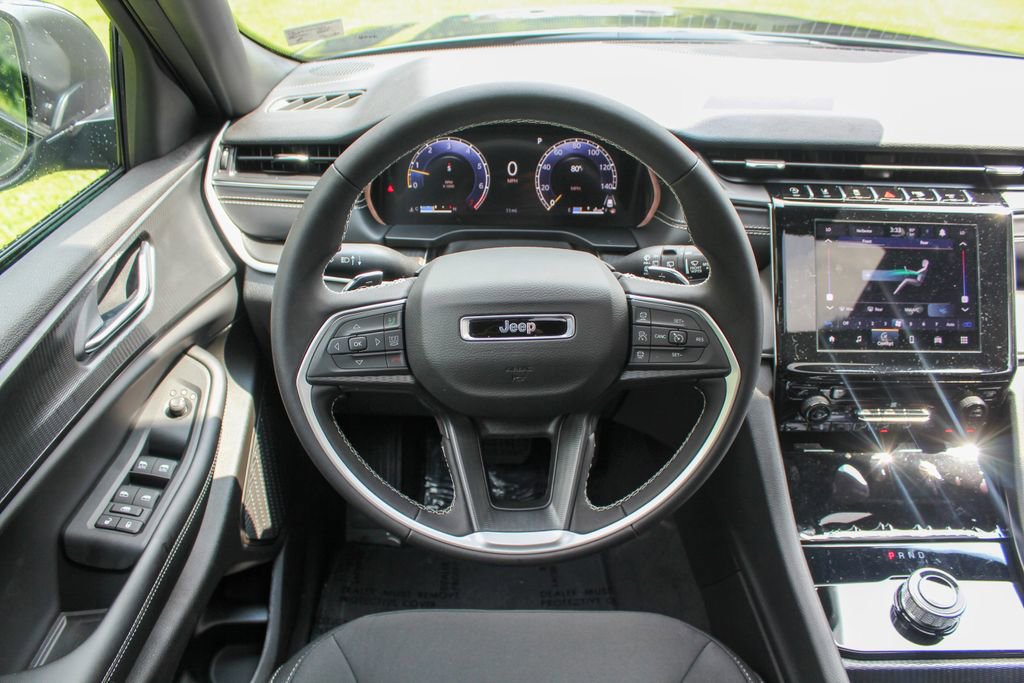 New 2025 Jeep Grand Cherokee L Laredo image 20