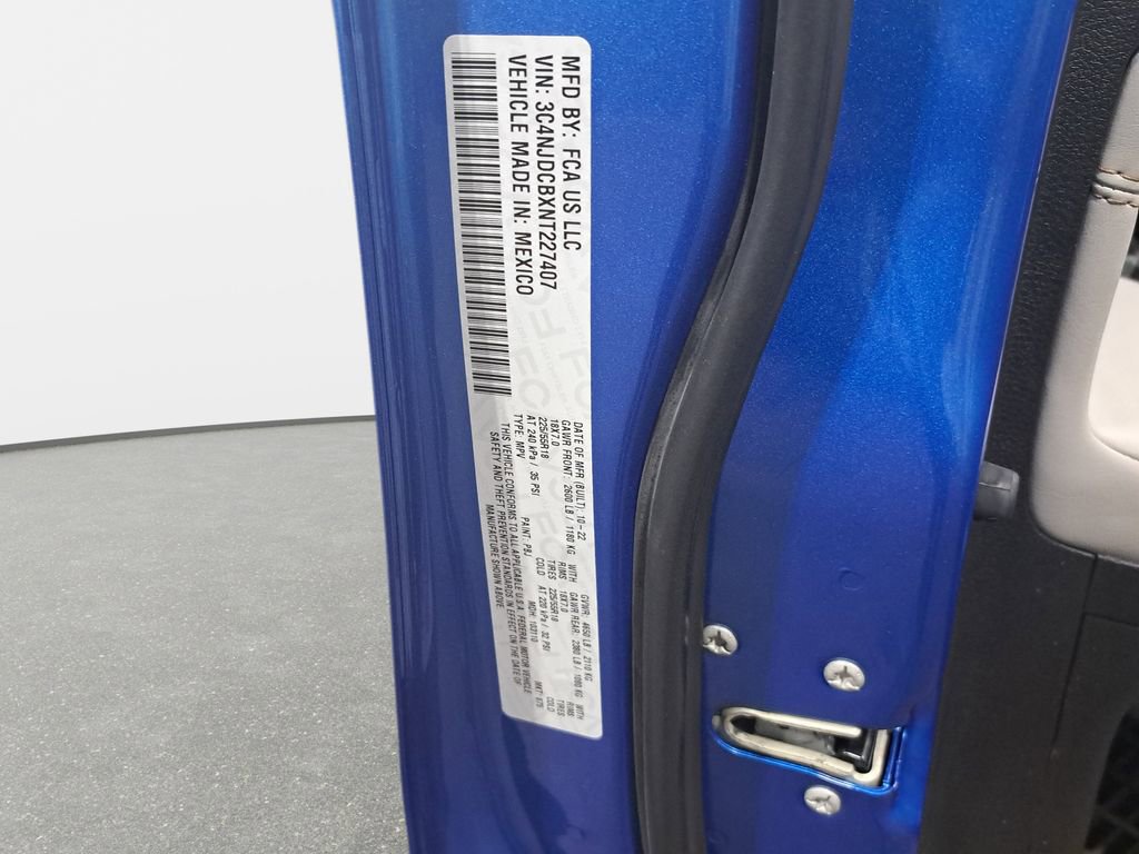 Certified 2022 Jeep Compass Limited image 36