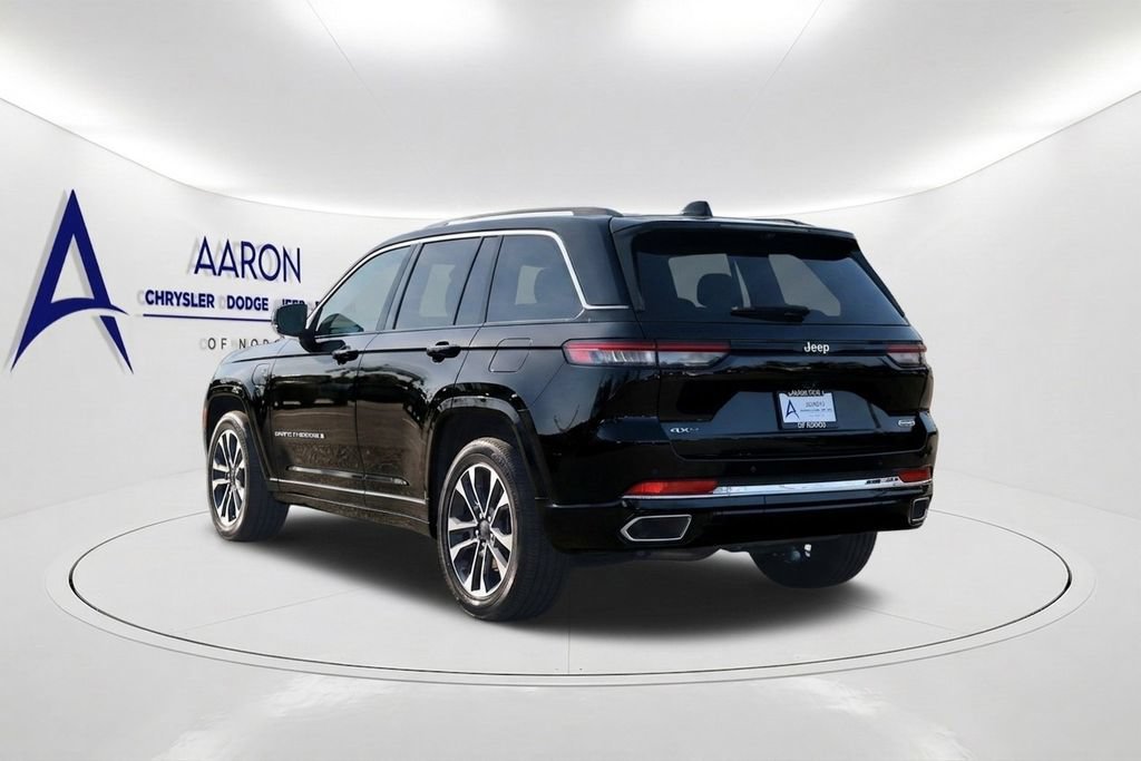 Used 2023 Jeep Grand Cherokee Overland w/ Advanced Protech Group III AWD/4WD image 2