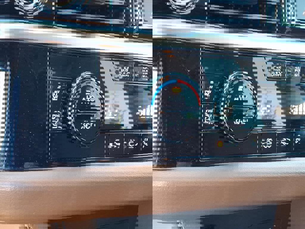 Used 2023 Nissan Pathfinder Platinum image 18