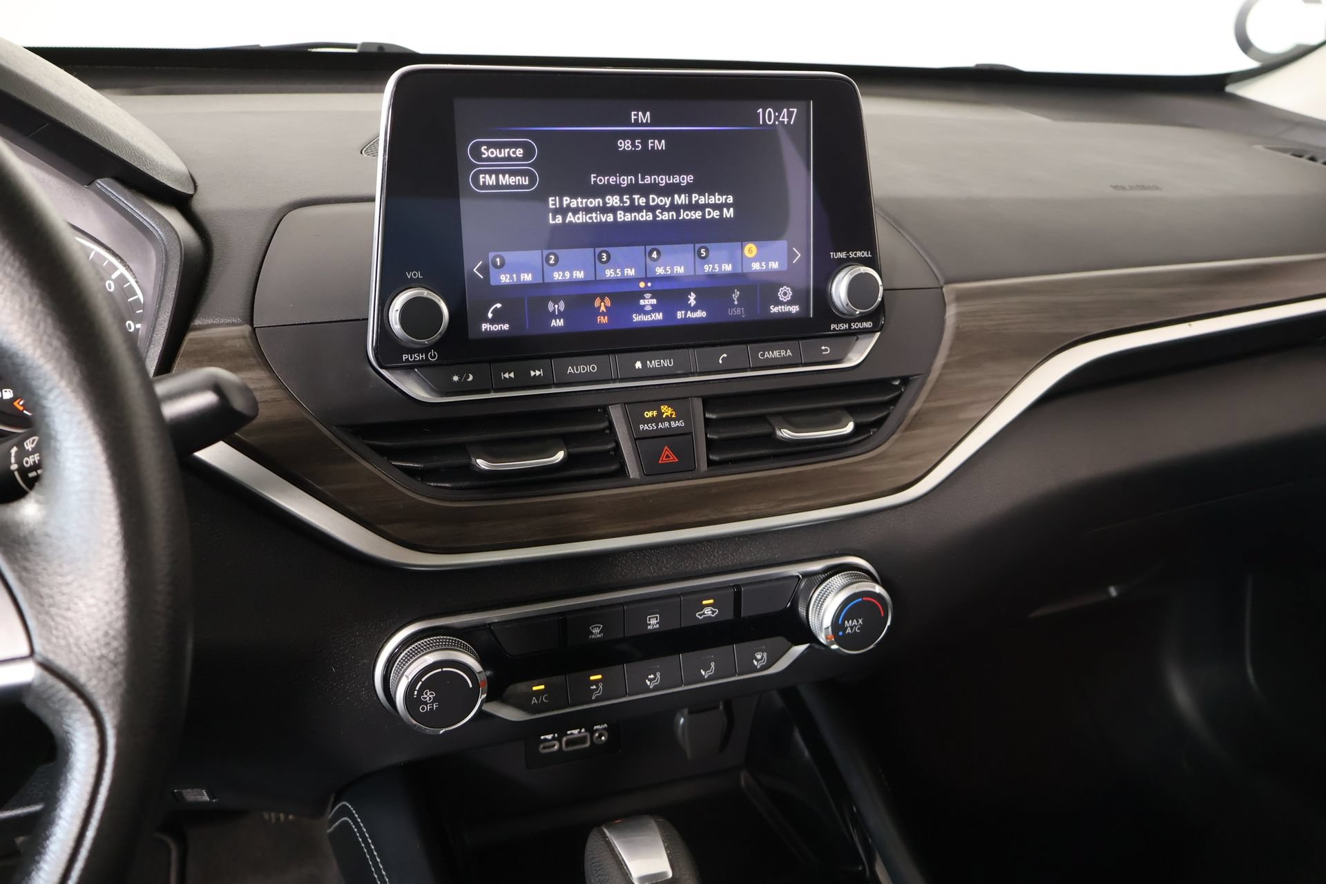 Used 2023 Nissan Altima 2.5 SV FWD image 5