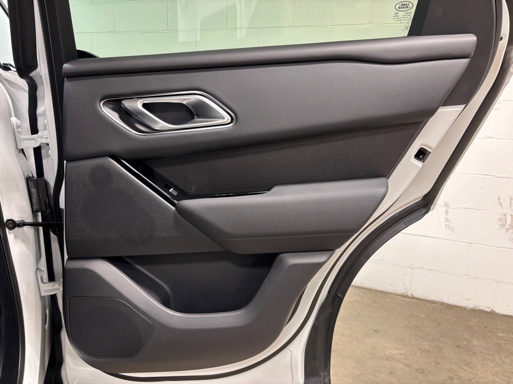 New 2026 Land Rover Range Rover Velar Dynamic SE image 40