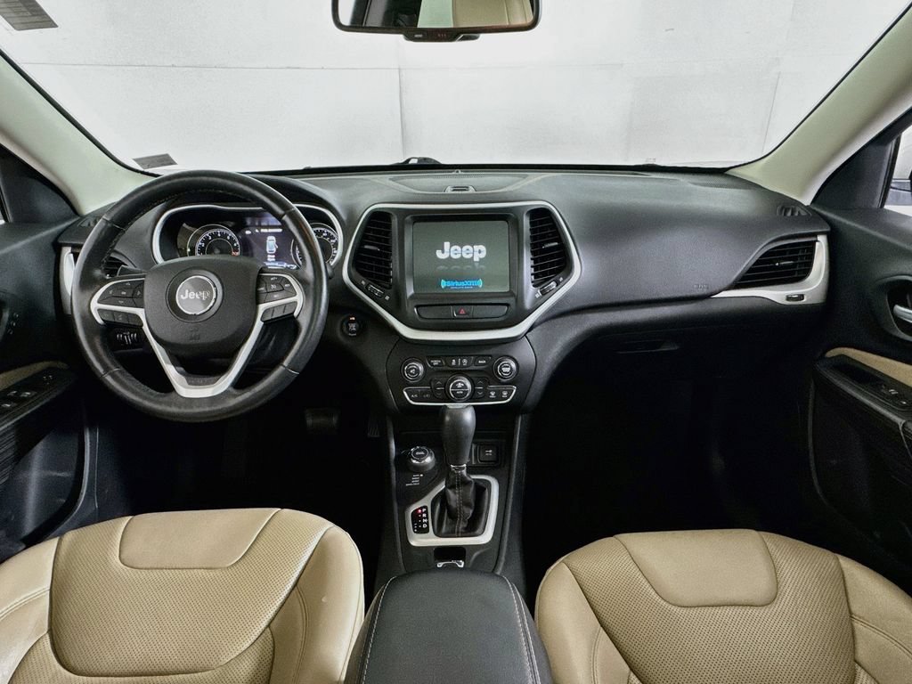 Used 2015 Jeep Cherokee Limited w/ Luxury Group AWD/4WD image 30