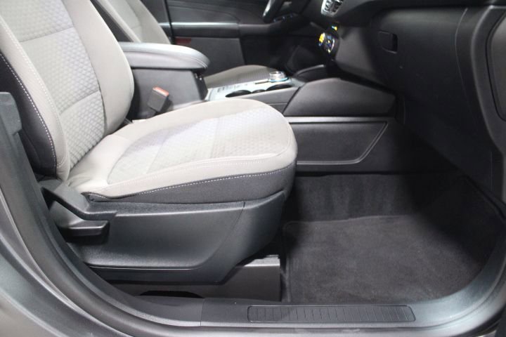 Used 2022 Ford Escape SE w/ SE Sport Appearance Package image 24