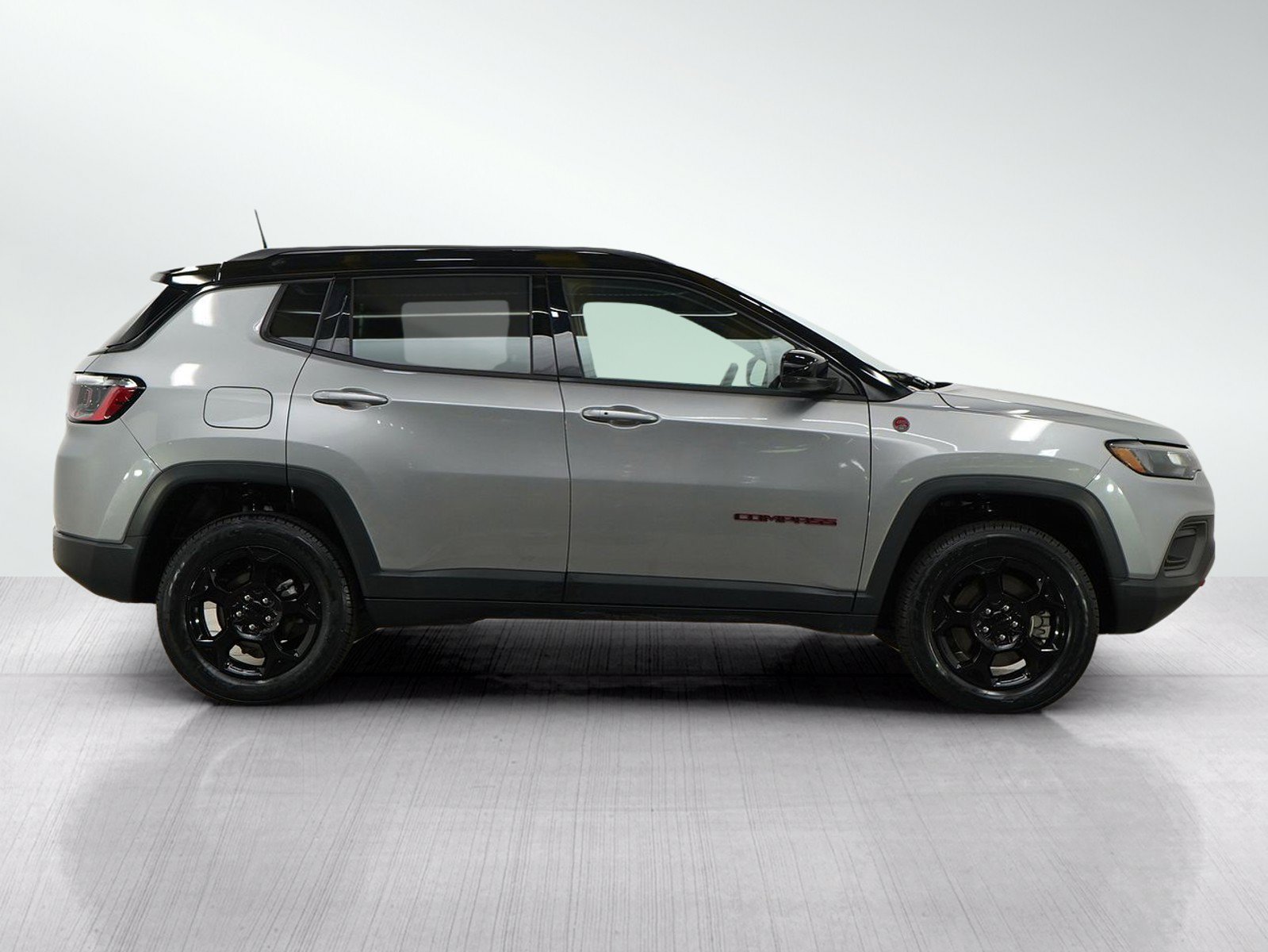 Used 2023 Jeep Compass Trailhawk w/ Trailhawk Convenience Group AWD/4WD image 6